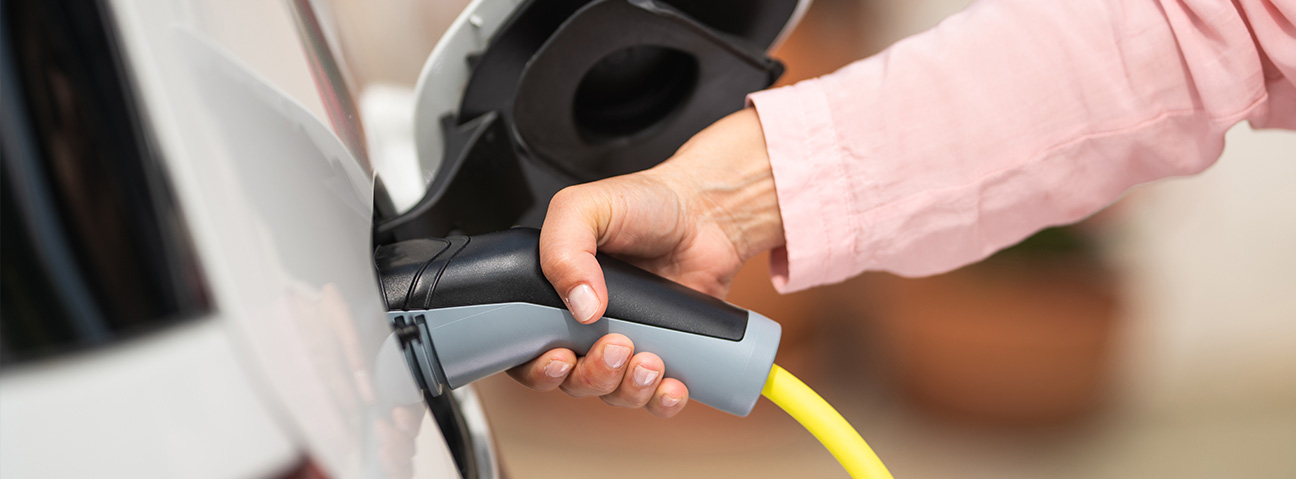 Hybride, PHEV, électrique ou essence : le comparatif concessionnaire selon vos kilomètres par année